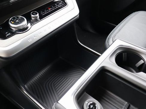 New 2026 Ford Expedition Platinum w/ Driver's Package image 28