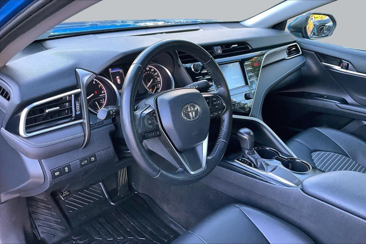 Used 2018 Toyota Camry SE FWD image 16