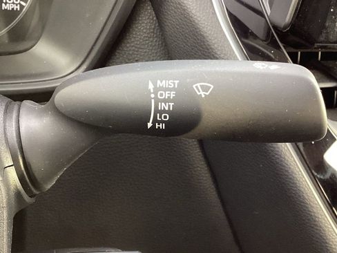 Used 2025 Toyota Corolla LE image 22