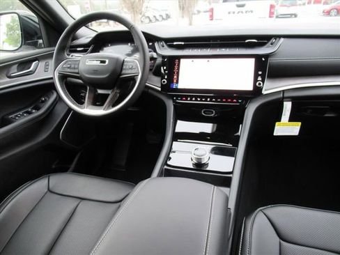 New 2026 Jeep Grand Cherokee Limited w/ Luxury Tech Group II image 11