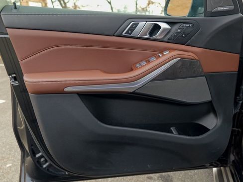 Used 2023 BMW X7 xDrive40i w/ Premium Package image 17