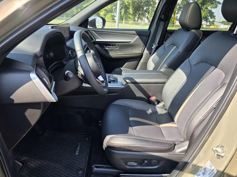 Certified 2025 MAZDA CX-70 Plug-In Hybrid w/ Premium Plus AWD/4WD image 9