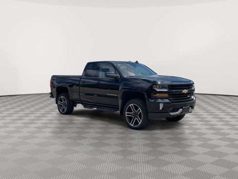 Used 2018 Chevrolet Silverado 1500 LT w/ All Star Edition AWD/4WD image 2