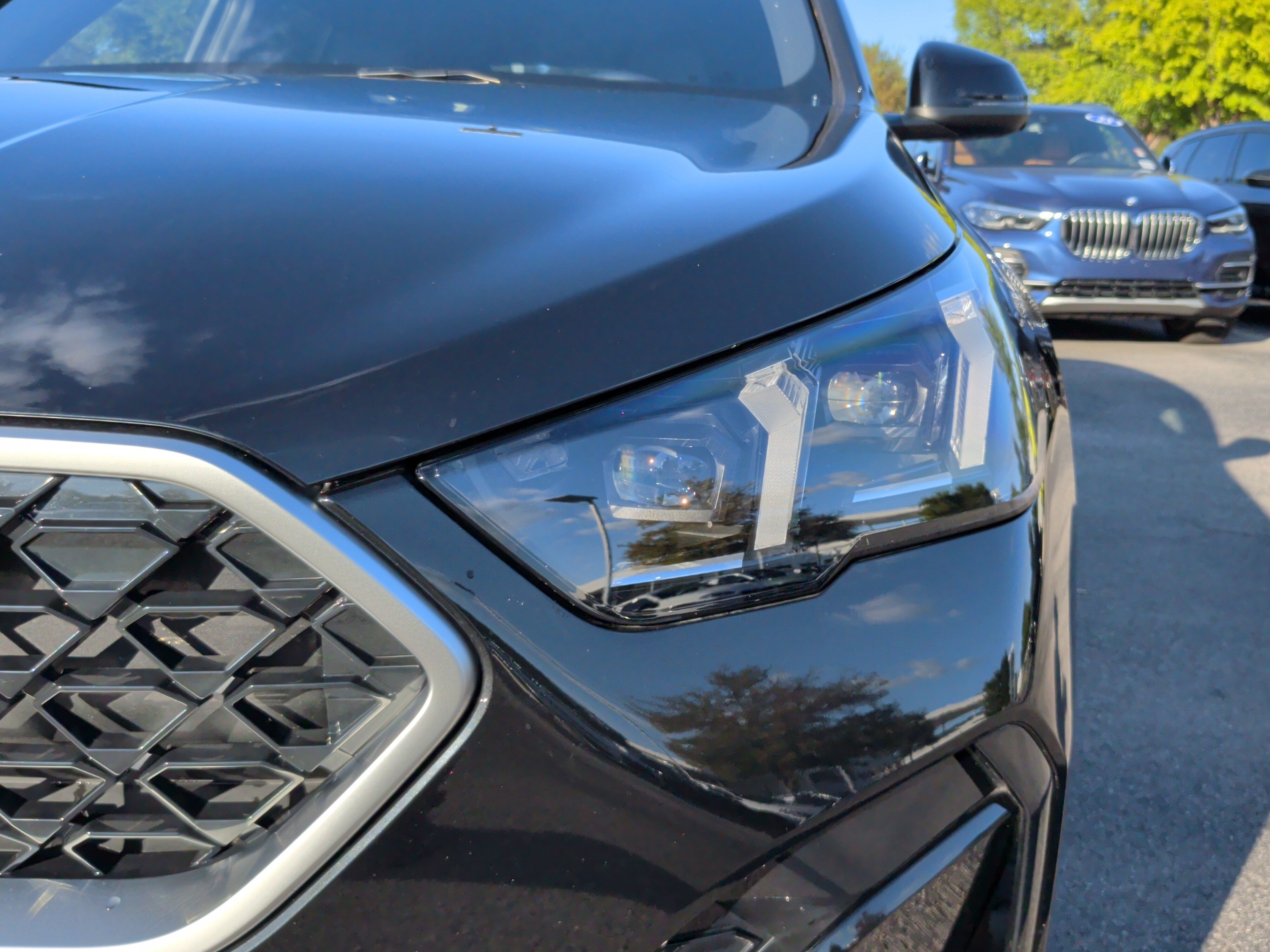 Used 2026 BMW X2 xDrive28i AWD/4WD image 3