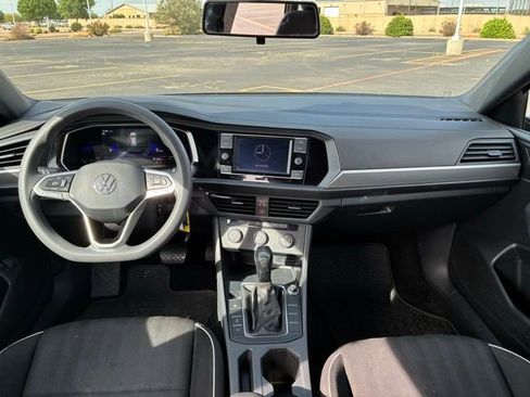 Used 2022 Volkswagen Jetta Sport FWD image 12