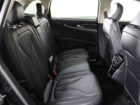 Used 2022 Lincoln Nautilus Reserve AWD/4WD image 39