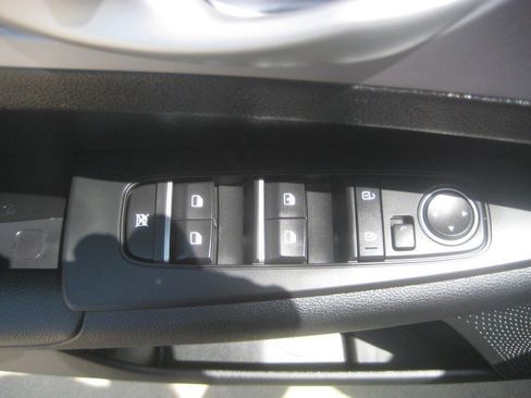 Used 2024 Kia Forte LXS w/ LXS Technology Package FWD image 14