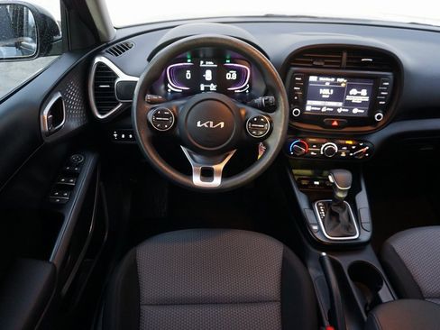 Used 2024 Kia Soul LX w/ Option Group 015 image 12