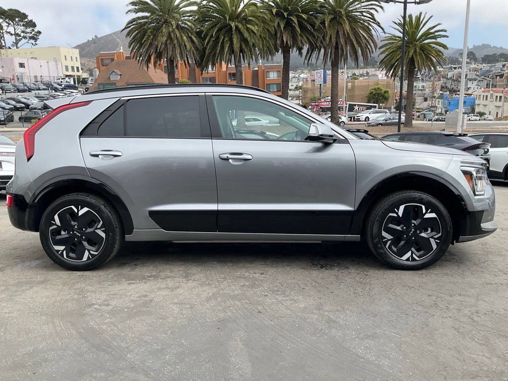 Used 2024 Kia Niro Wind FWD image 3