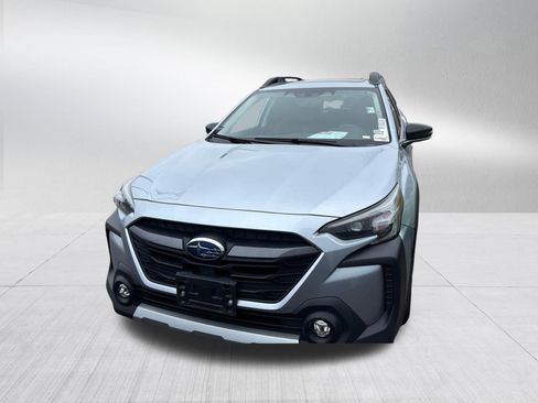 Used 2023 Subaru Outback Limited AWD/4WD image 2