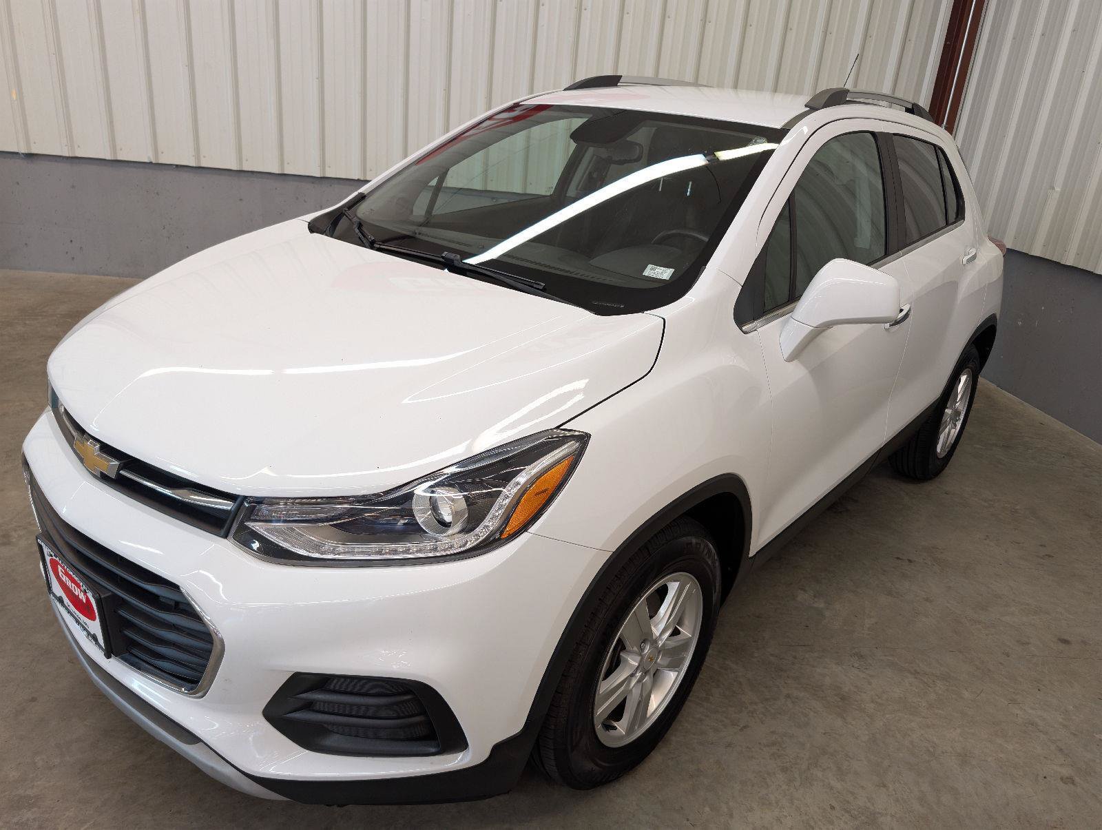 Used 2020 Chevrolet Trax LT w/ LT Convenience Package FWD image 1