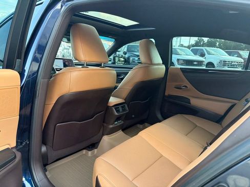 Used 2019 Lexus ES 350 w/ Premium Package FWD image 15
