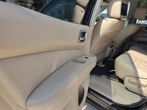 Used 2015 Nissan Pathfinder Platinum w/ Family Entertainment Package FWD image 12