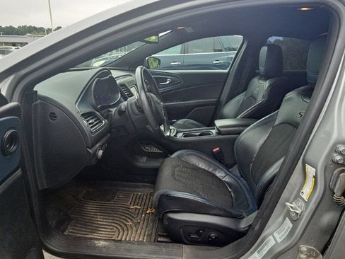 Used 2015 Chrysler 200 S w/ Comfort Group FWD image 10