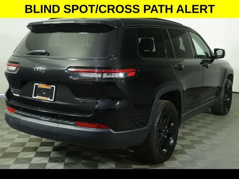 Used 2022 Jeep Grand Cherokee L Limited w/ Black Appearance Package AWD/4WD image 10