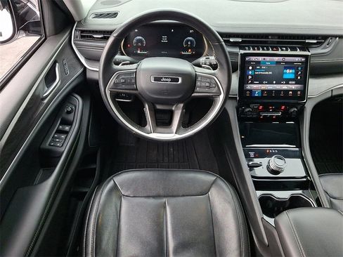 Used 2021 Jeep Grand Cherokee L Limited image 11