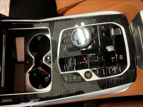 New 2026 BMW X7 xDrive40i image 7