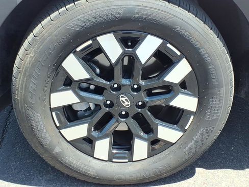 Certified 2025 Hyundai Santa Cruz SE FWD image 9