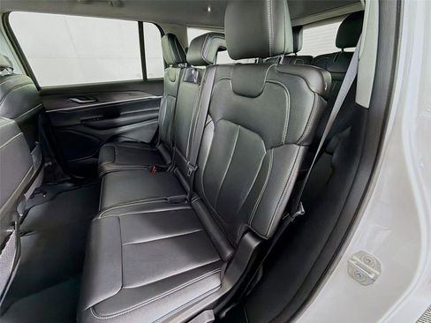 Used 2023 Jeep Grand Cherokee L Limited image 22