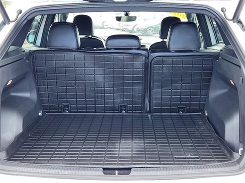 Used 2021 Volkswagen Atlas Cross Sport SE image 11