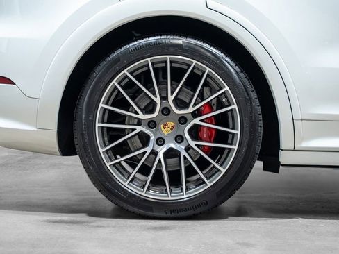Used 2022 Porsche Cayenne GTS image 24