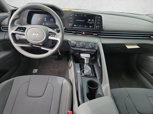 New 2026 Hyundai Elantra SE FWD image 11