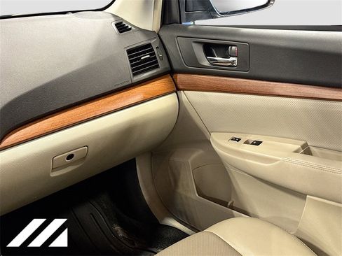Used 2013 Subaru Outback 2.5i Limited w/ Moonroof Pkg image 25