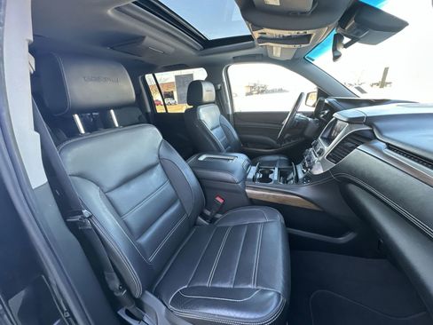 Used 2019 GMC Yukon XL Denali w/ Denali Ultimate Package image 29
