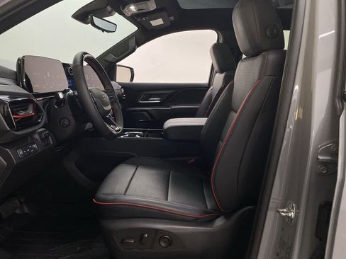 Used 2025 Chevrolet Silverado EV RST AWD/4WD image 13