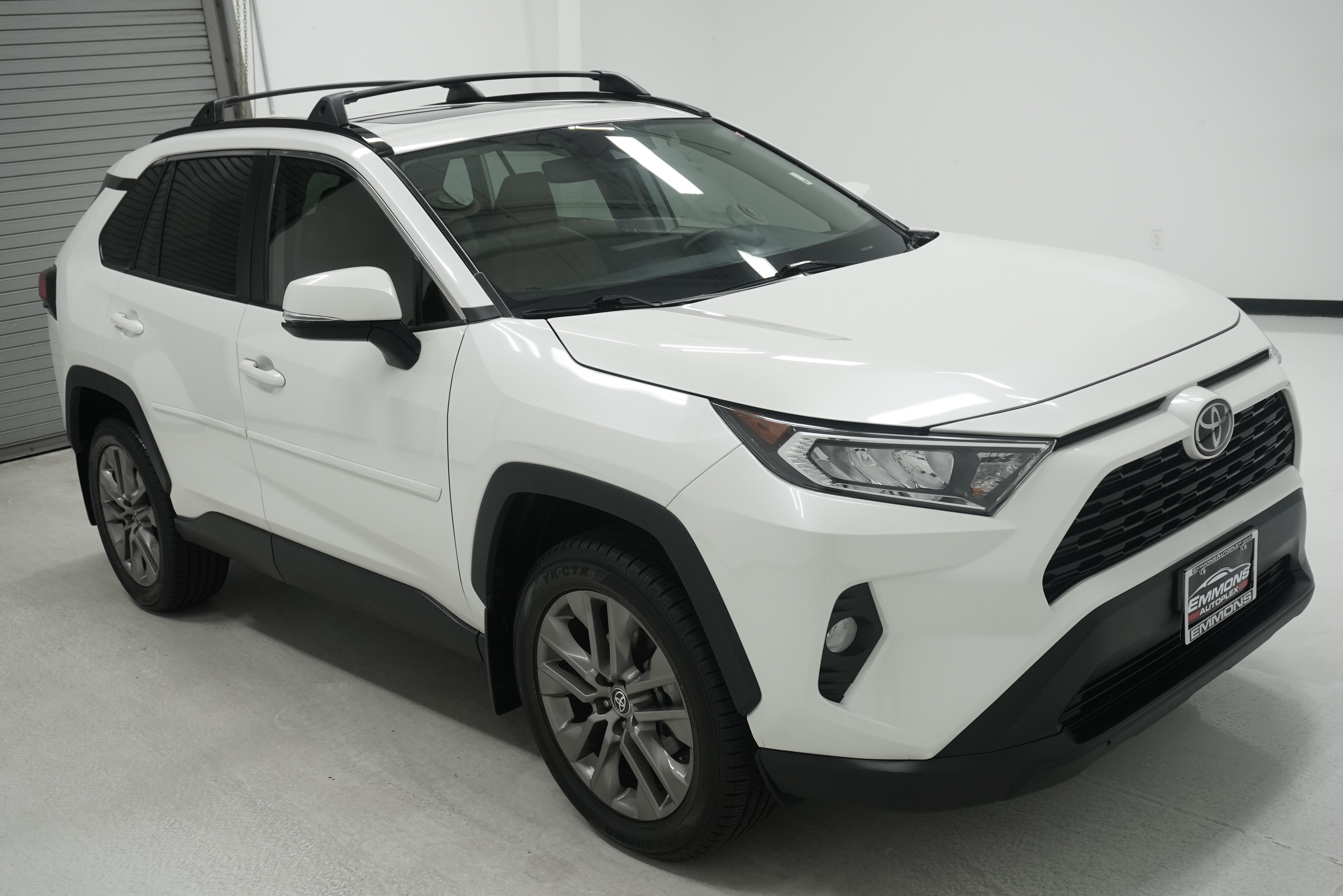 Used 2021 Toyota RAV4 XLE Premium FWD image 3