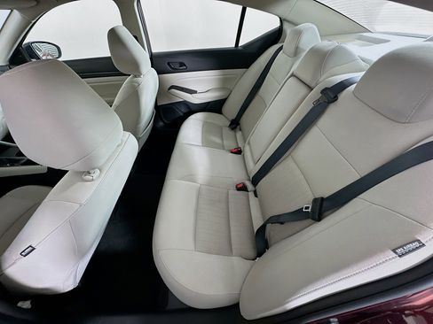 Used 2025 Nissan Altima 2.5 SV image 25