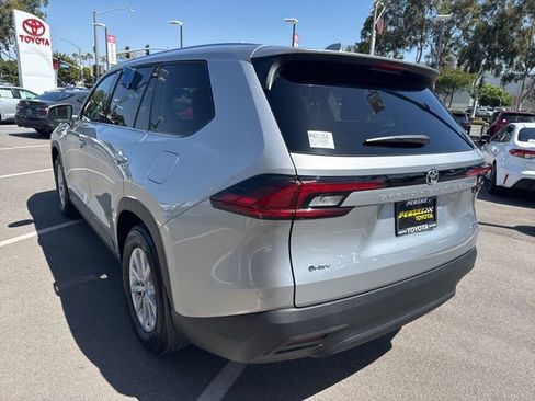 Certified 2026 Toyota Grand Highlander XLE FWD image 10