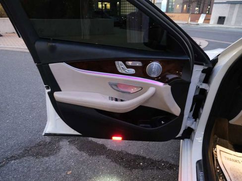 Used 2019 Mercedes-Benz E 300 4MATIC w/ Premium 1 Package image 17