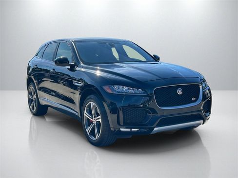 Used 2020 Jaguar F-PACE S image 3