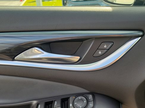 Used 2018 Buick Enclave Essence image 23