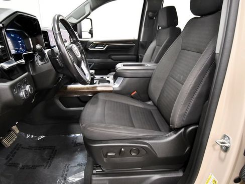 Used 2022 GMC Sierra 1500 Elevation w/ X31 Off-Road Package AWD/4WD image 14
