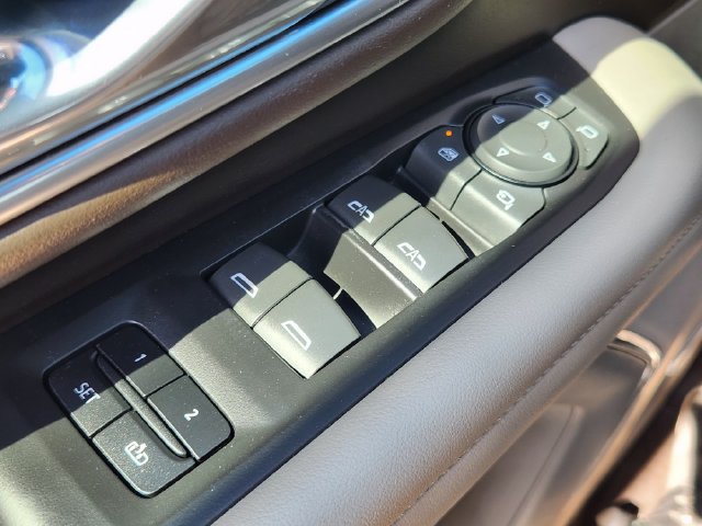 Used 2021 Chevrolet Tahoe LT w/ LT Signature Package RWD image 23