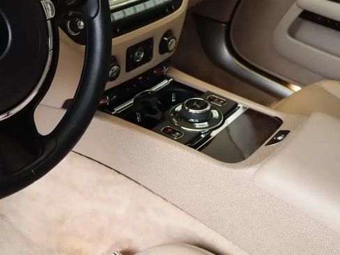 Used 2016 Rolls-Royce Wraith RWD image 14