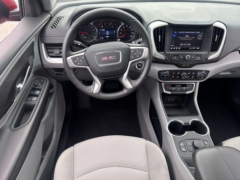 Used 2024 GMC Terrain SLE w/ Driver Convenience Package FWD image 15