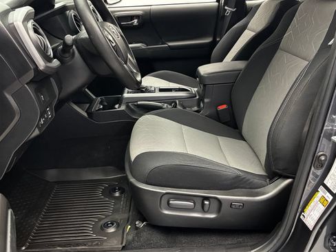 Used 2023 Toyota Tacoma TRD Sport AWD/4WD image 17