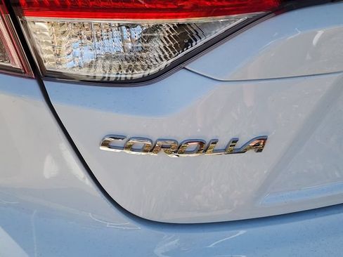 Used 2026 Toyota Corolla LE w/ LE Premium Package FWD image 10