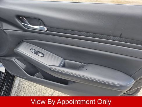 Used 2025 Nissan Altima 2.5 SV FWD image 34
