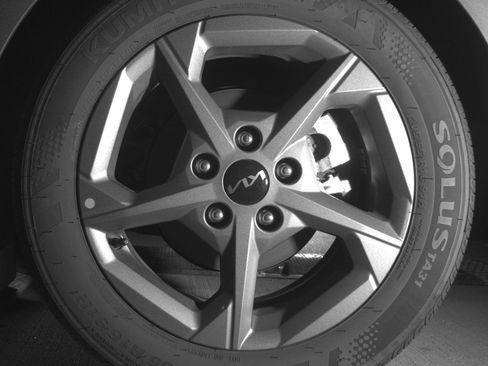 Used 2025 Kia K4 FWD image 14