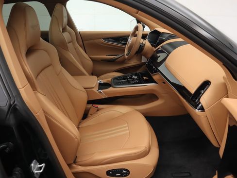 New 2026 Aston Martin DBX 707 image 21