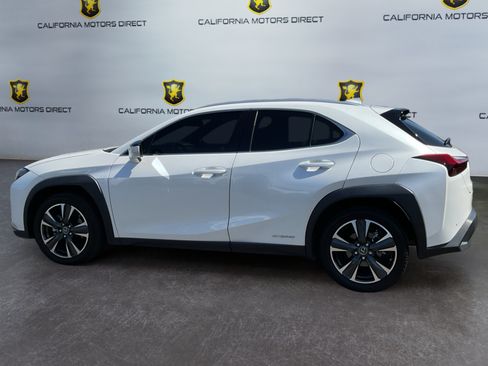 Used 2022 Lexus UX 250h w/ Accessory Package (Z2) AWD/4WD image 8