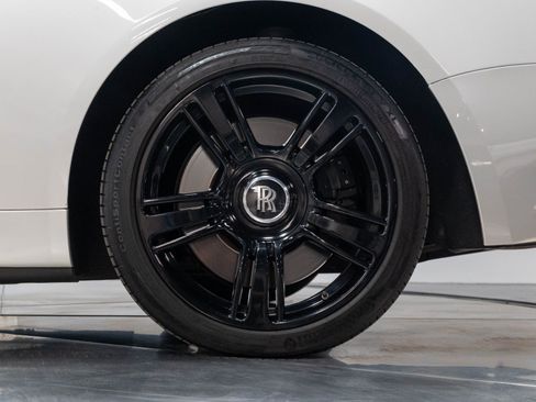 Used 2017 Rolls-Royce Dawn RWD image 24