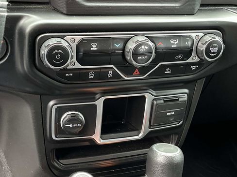 Used 2023 Jeep Wrangler Sport image 29