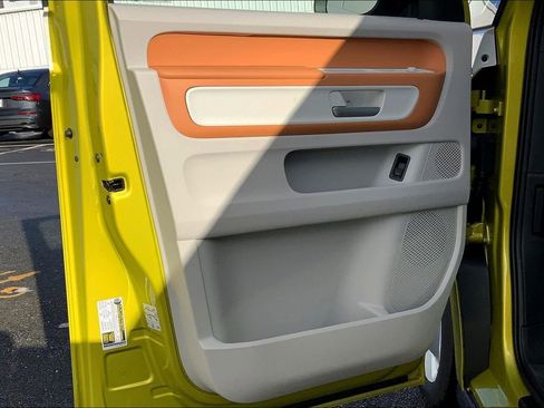 New 2025 Volkswagen ID. Buzz 1st Edition image 18