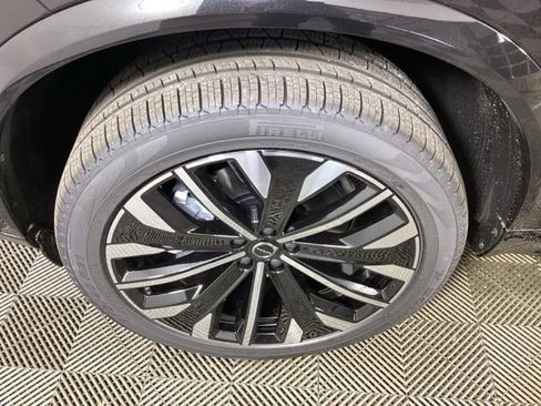 New 2026 Volvo XC90 B6 Ultra w/ Protection Package image 8