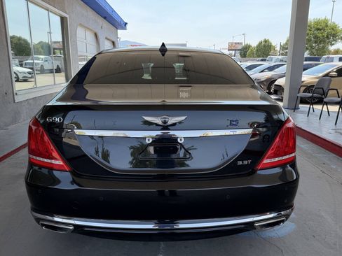 Used 2019 Genesis G90 3.3T Premium RWD image 7
